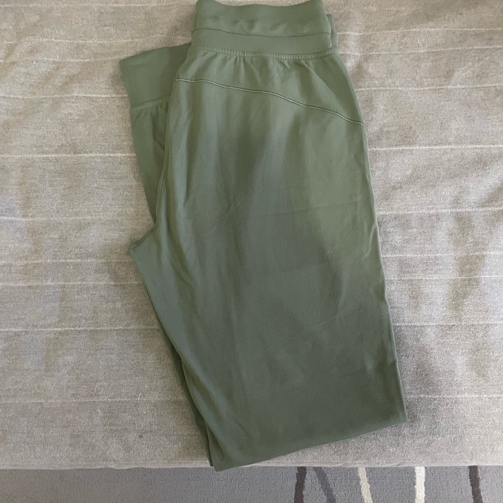 Lululemon Green Twill Ready to Rulu High Rise Joggers Size 4